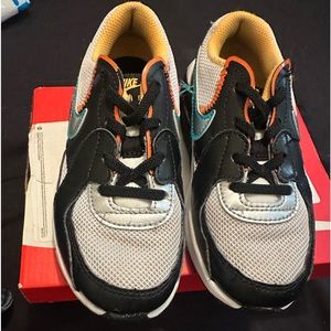 Nike kids sneaker size 12 gently worn